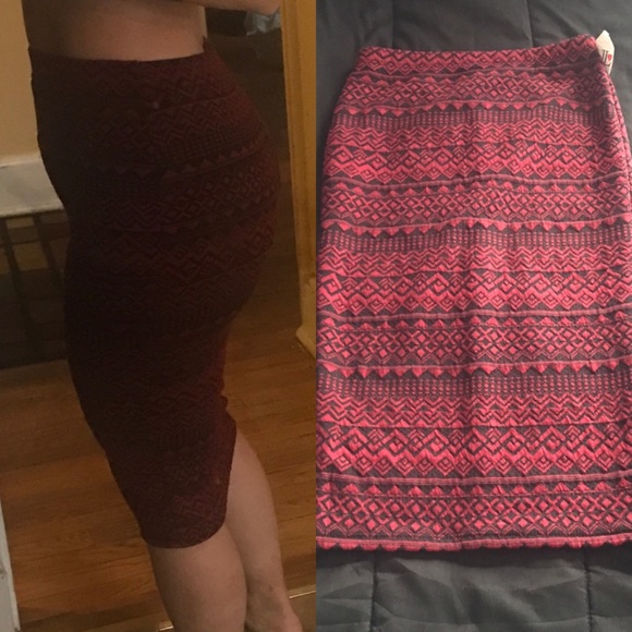Patterned midi skirt - Picture 2 of 2